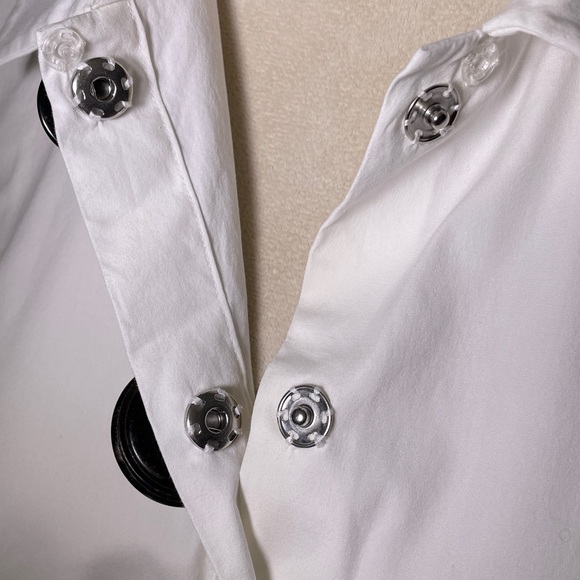 Michael Kors White Button-Front Blouse Statement Buttons Ruffle Cuffs Size 6 - Picture 3 of 11